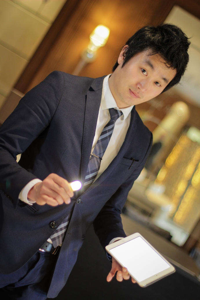Le Magicien Ipad montrant un tour de magie