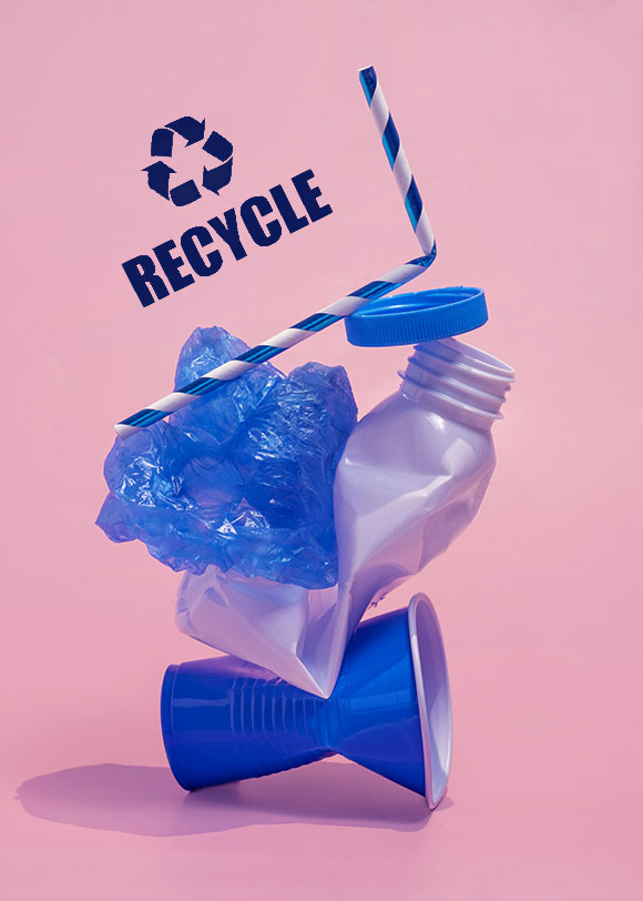 déchets à trier en équipe lors d'une animation de sensibilisation à l'écologie