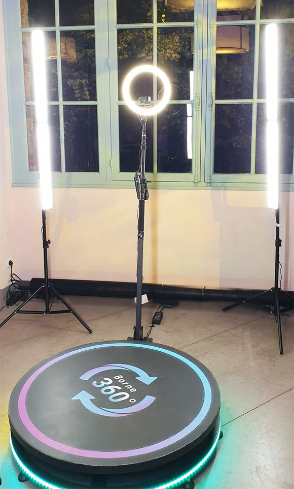 Borne en location réalisant des vidéos à 360°